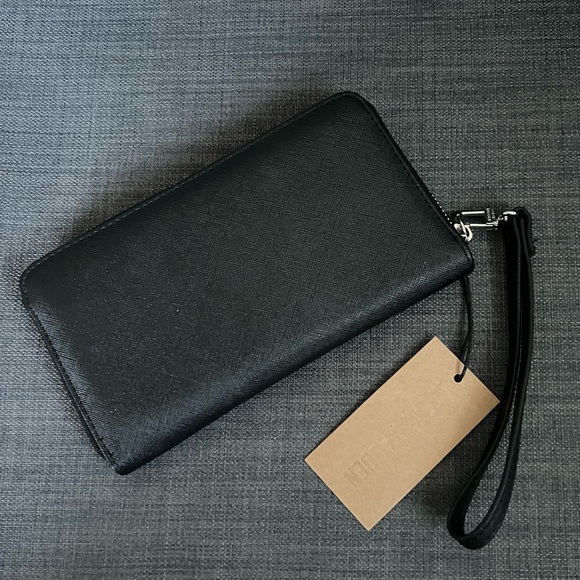 NWT STEVE MADDEN ZIP AROUND WALLET WRISTLET CASE - Picture 7 of 8